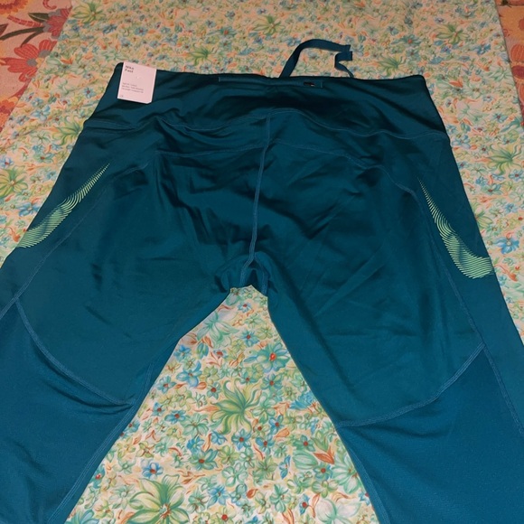 Teal & lime green Nike athletic capris (2X) (nwt) - Picture 5 of 7